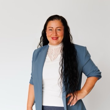 Porträt von Fatma Keskin, stellv. Leitung bei Main Care
